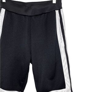 Long Mesh Pocketed Athletic Basketball Shorts Black & Silver Size Large